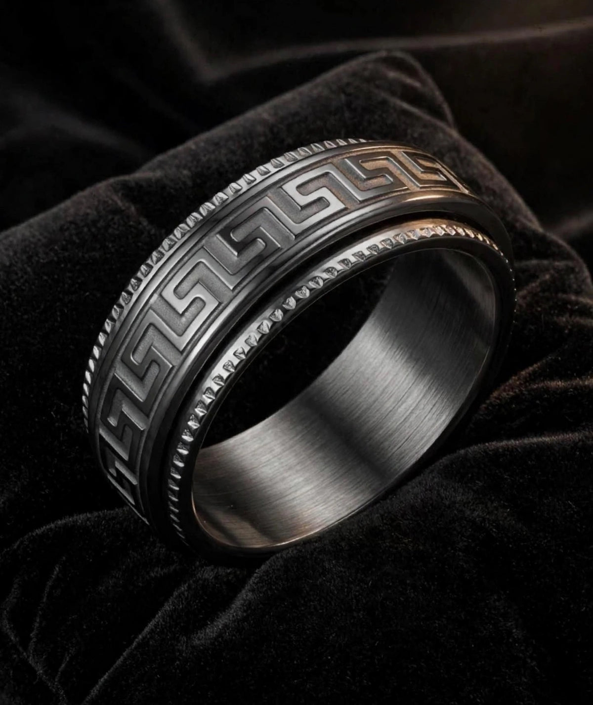 AURELIUS - der Meander-Ring im "Versace" Look aus Titan, Schwarz, Silber Gold, Herrenschmuck