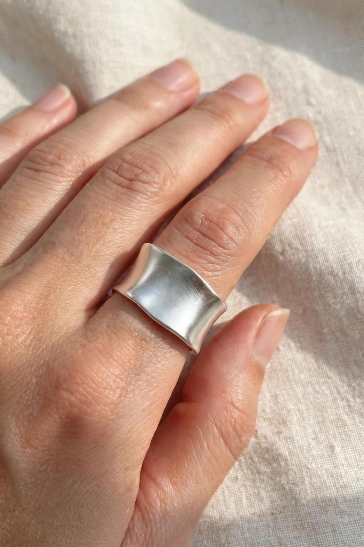 Lilli Wave - 925 Sterling Silber in welliger Form, Ästhetischer Ring für Damen - Lilli-G