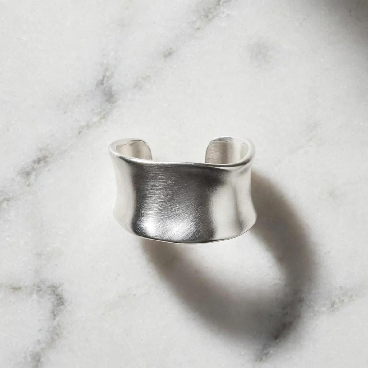 Lilli Wave - 925 Sterling Silber in welliger Form, Ästhetischer Ring für Damen - Lilli-G