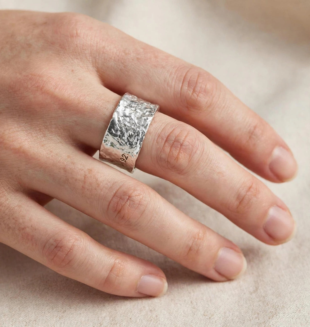 Ocean Ripple - Breiter -Ring , 925 Silber, in Silber und Goldlook, Größenvariabel