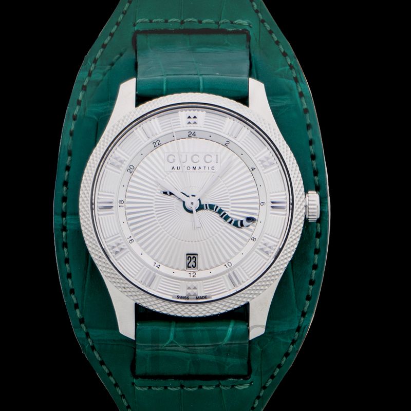 Gucci YA126344 Eryx YA126344 Herrenuhr, silbernes Zifferblatt, Edelstahl, Saphirglas, Automatikaufzug, 40 mm (1,6 Zoll), Schweizer Uhrwerk, silberfarben, Armbandtyp