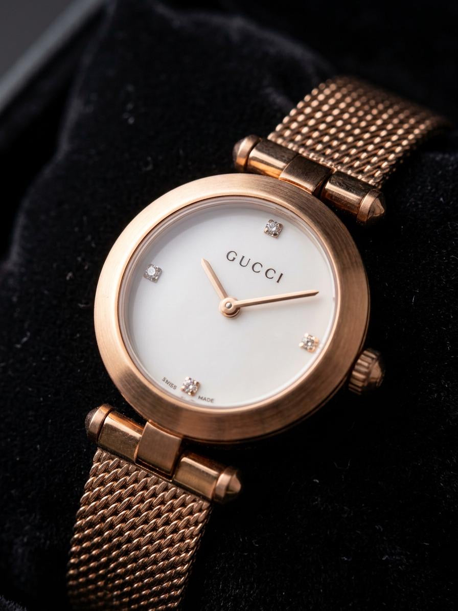 Gucci Diamantissima Damenuhr mit Perlmuttzifferblatt und rosegoldenem Armband - YA141517 (Kopie)