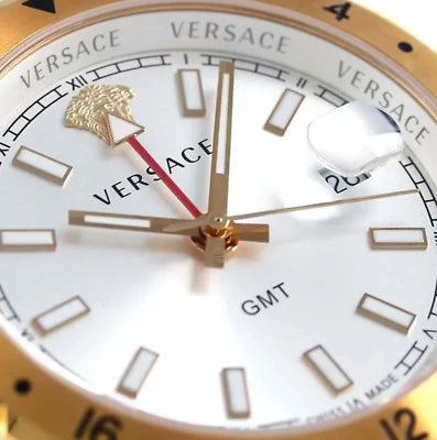 Versace Hellenyium GMT Silberfarbenes Zifferblatt-Zweifarbiges Armband, Uhr für Herren – V11030015