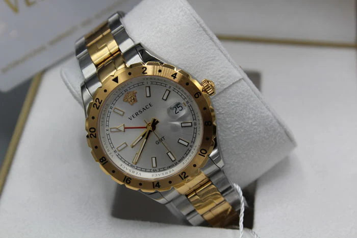 Versace Hellenyium GMT Silberfarbenes Zifferblatt-Zweifarbiges Armband, Uhr für Herren – V11030015