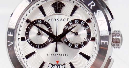 Versace Aion Chronograph Herrenuhr mit weißem Zifferblatt und silbernem Edelstahlarmband - VBR040017