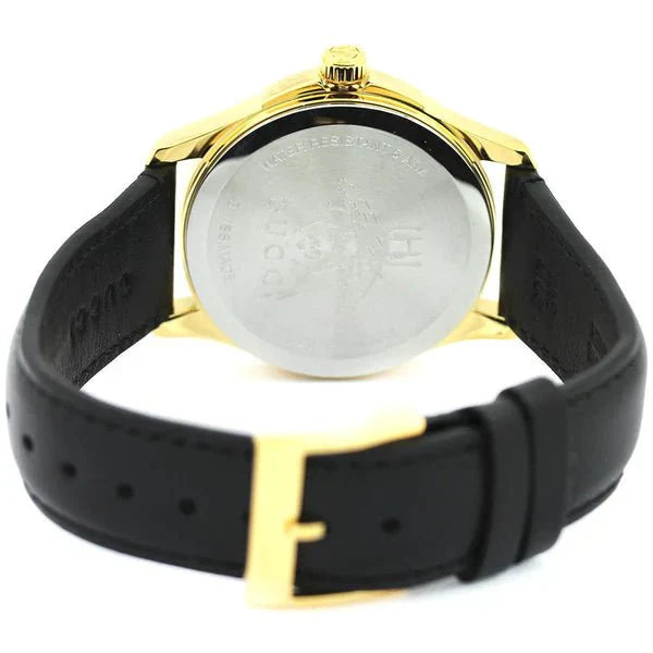 Gucci G Timeless Herrenuhr mit korallenrotem Zifferblatt und schwarzem Lederarmband - YA126464