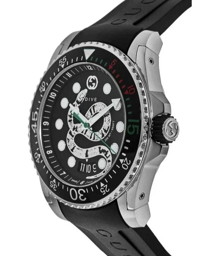 Gucci Dive Quartz Kingsnake – schwarzes Zifferblatt, schwarzes Kautschukarmband – Uhr für Herren – YA136217
