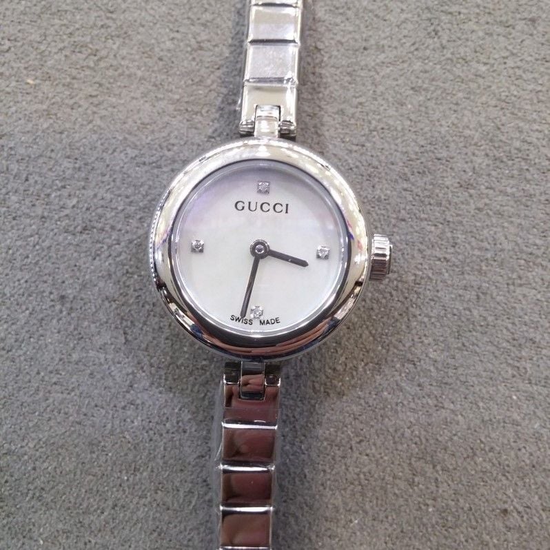 Gucci Diamantissima Quarz Diamonds Weiße Zifferblatt, Silber Metallarmband, Damenuhr – YA141503