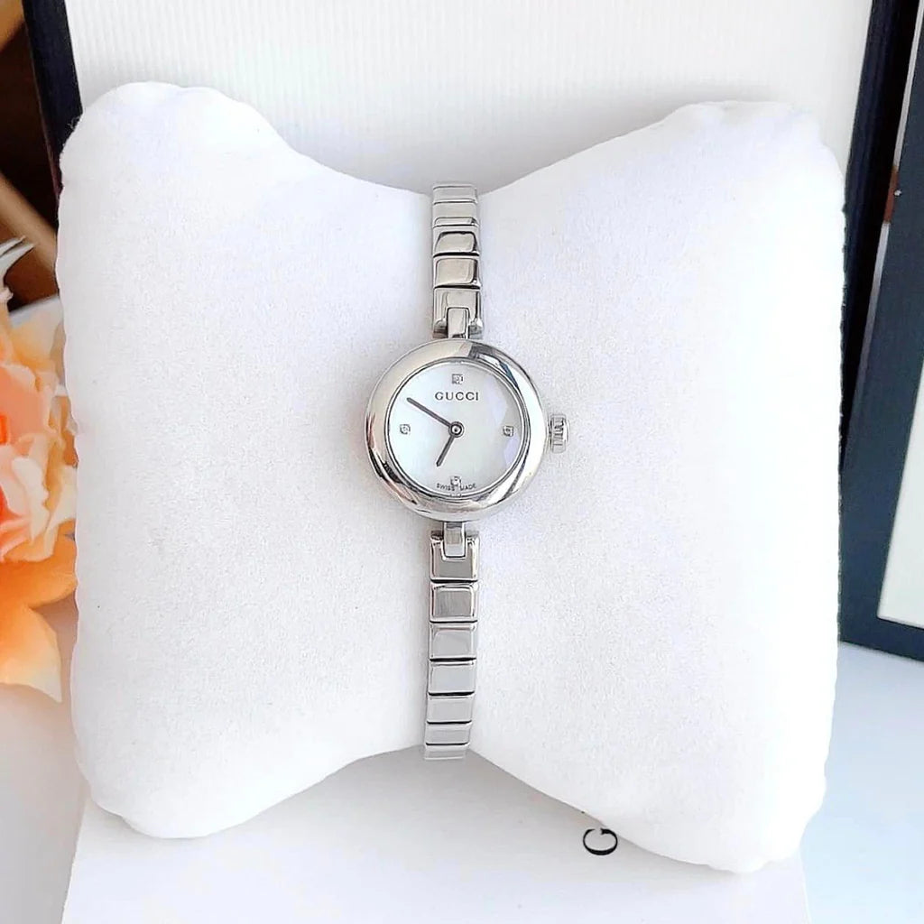 Gucci Diamantissima Quarz Diamonds Weiße Zifferblatt, Silber Metallarmband, Damenuhr – YA141503