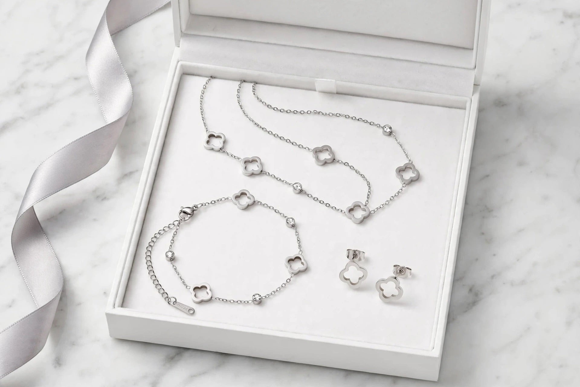 LUCKY CLOVER - 3-teiliges Schmuckset in Gold & Silber, das Glücksbringerkleeblatt