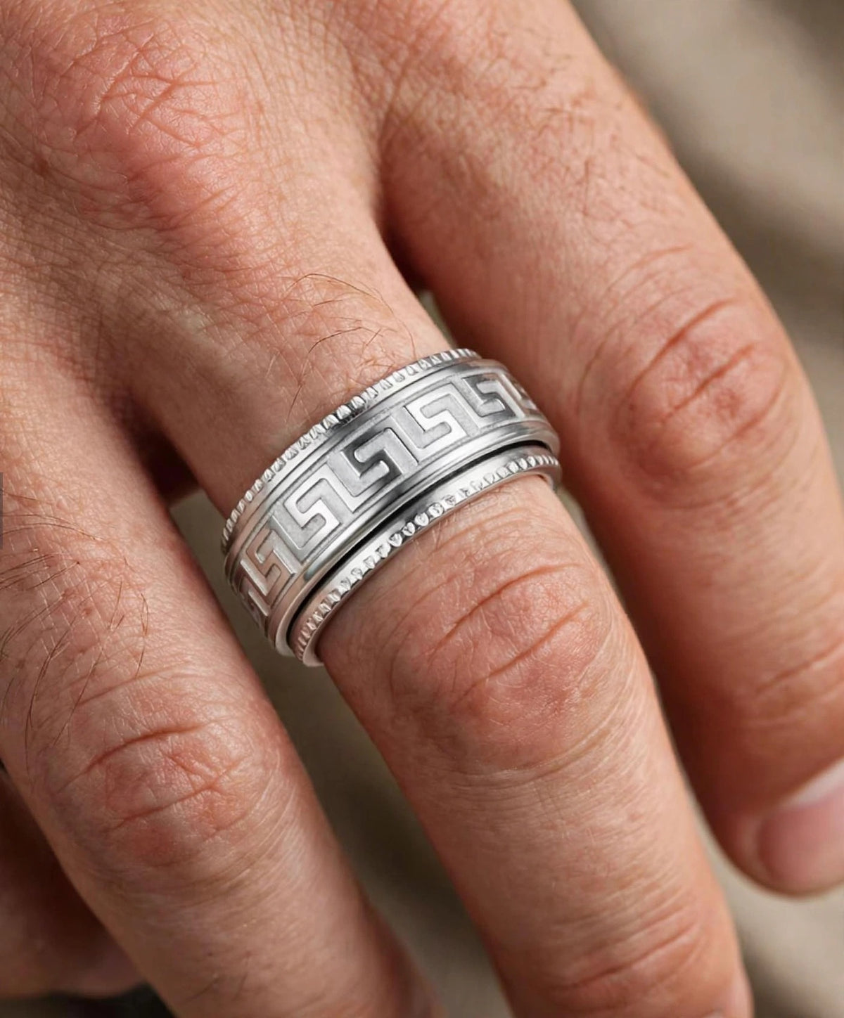 AURELIUS - der Meander-Ring im "Versace" Look aus Titan, Schwarz, Silber Gold, Herrenschmuck