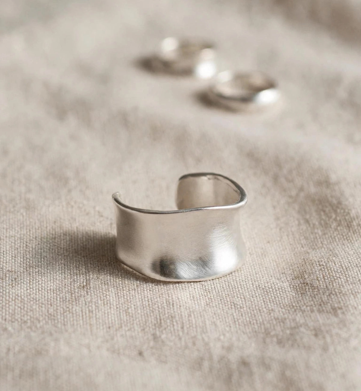Lilli Wave - 925 Sterling Silber in welliger Form,  Ästhetischer Ring für Damen - Lilli-G