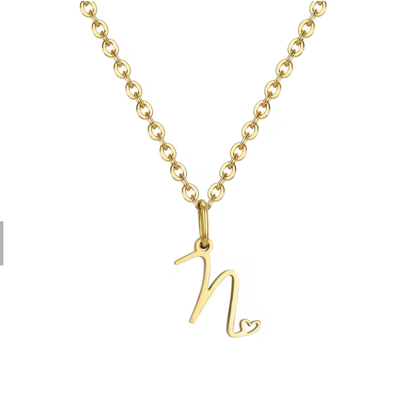 Sweet Heart  - Zierliche Herz-Initial-Halskette für Damen, vergoldeter A-Z-Buchstaben-Anhänger, wasserfester Edelstahl-Schmuck, personalisierbar.