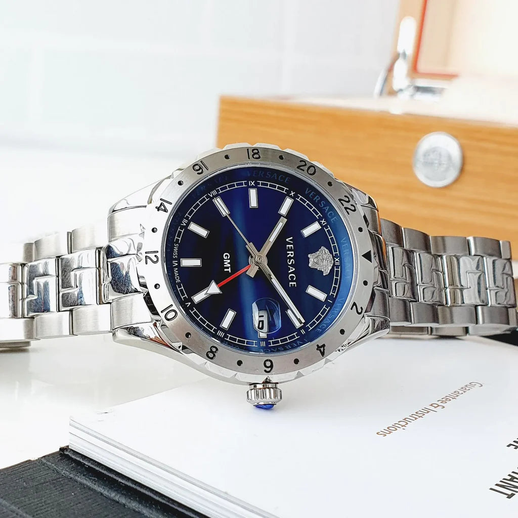 Versace Hellenyium GMT Blau- Silber mit Stahl Band,&nbsp; Herrenuhr – V11010015