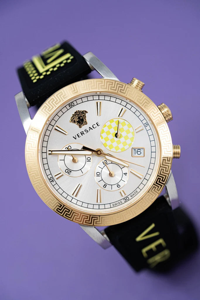 Versace Sports Tech Chronograph Silberzifferblatt Schwarze Gummiarmbanduhr für Damen – VELT00519