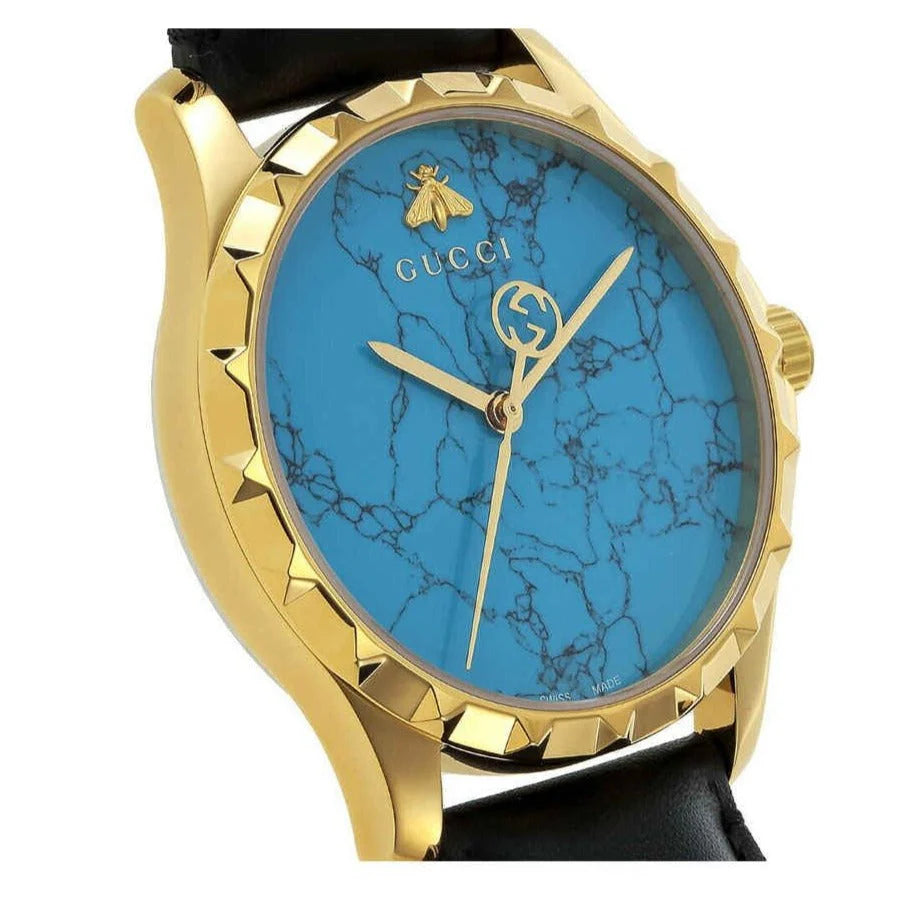 Gucci G Timeless Herrenuhr mit türkisblauem Zifferblatt und schwarzem Lederarmband - YA126462