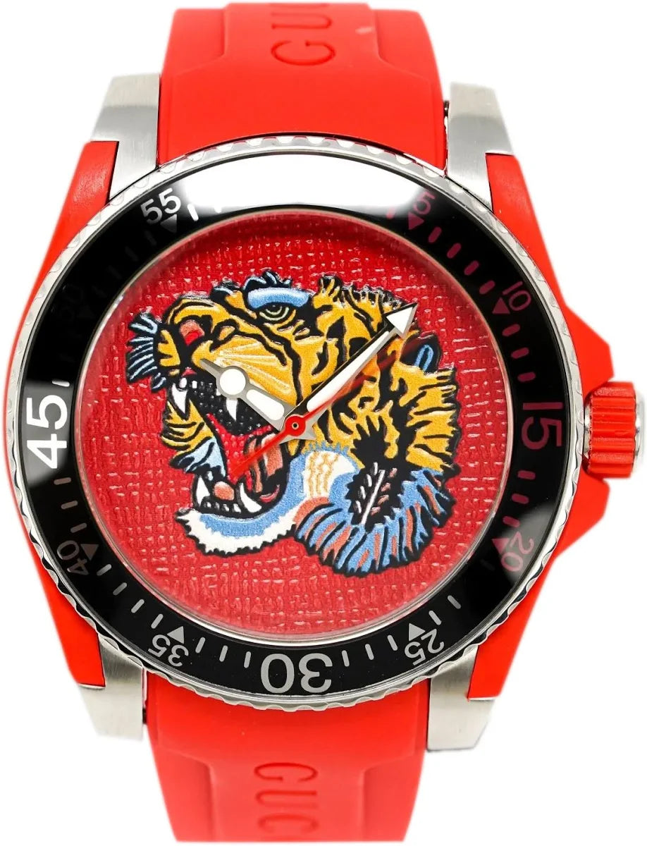 Gucci Dive Tiger – Rotes Zifferblatt – Rotes Kautschukarmband – Uhr für Herren – YA136315, Herrenuhr
