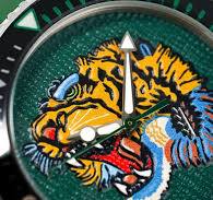 Gucci Dive Tiger – Grünes Zifferblatt – Grünes Kautschukarmband – Uhr für Herren –YA136316, Herrenuhr