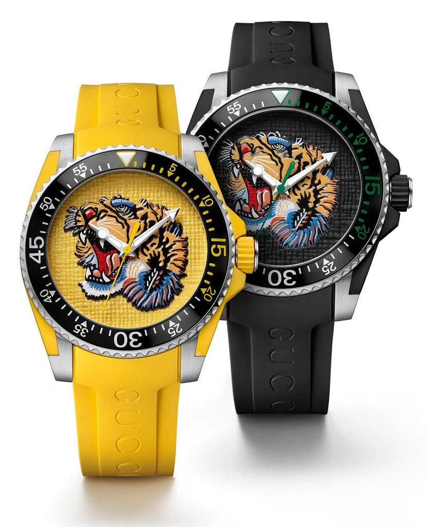 Gucci Dive Tiger – Schwarzes Zifferblatt – Schwarzes Kautschukarmband – Uhr für Herren – YA136318, Herrenuhr