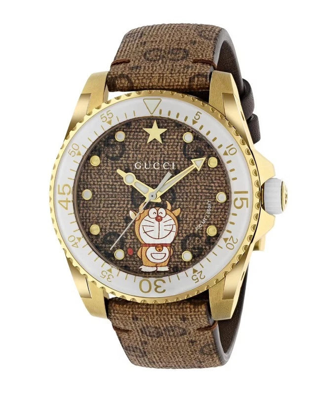 Gucci Dive Doraemon Quarzuhr mit braunem Zifferblatt und braunem Lederarmband,  Herrenuhr – YA136334