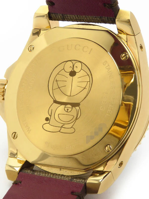 Gucci Dive Doraemon Quarzuhr mit braunem Zifferblatt und braunem Lederarmband für Herren – YA136335