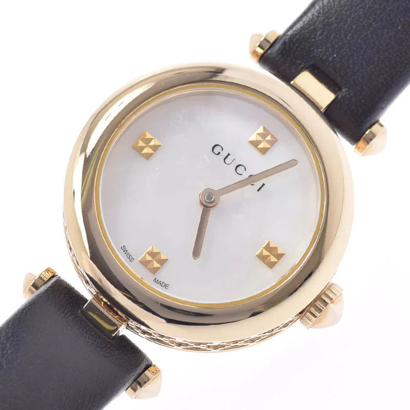 Gucci Diamantissima Damenuhr mit Perlmuttzifferblatt und schwarzem Lederarmband - YA141505