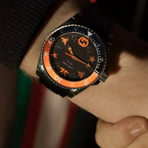 Gucci Dive Limited Edition Unisex-Uhr mit schwarzem Zifferblatt und schwarzem Kautschukarmband - YA136333